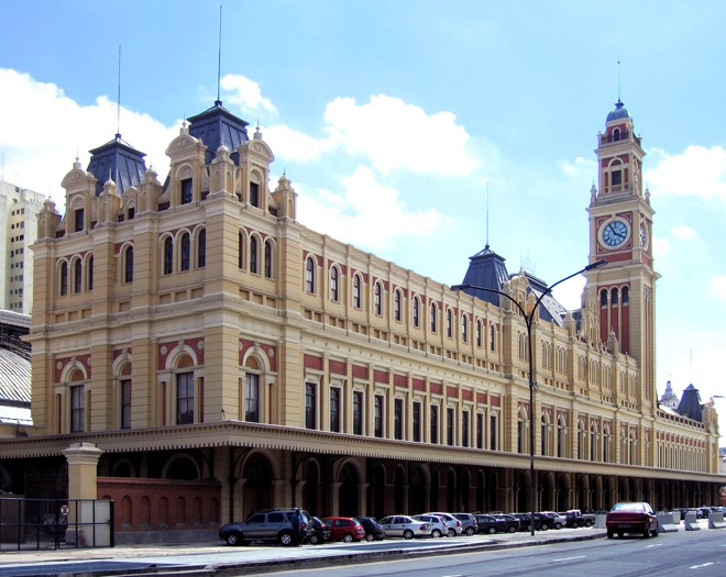 Mostra “Estação da Língua” passará por cidades do interior de São Paulo, como Pirassununga e Araraquara. | Cralize/Wikimedia Commons