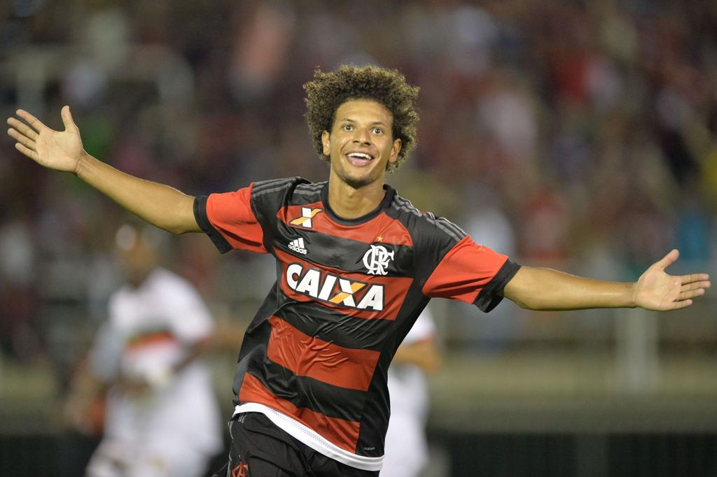 Flamengo goleou a Portuguesa por 5 a 0. Willian Arão marcou dois gols. | Pedro Martins/AGIF/Folhapress