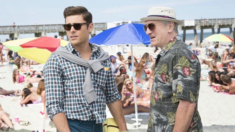 Zac Efron e De Niro em cena do filme “Tirando o Atraso”. | Divulgação