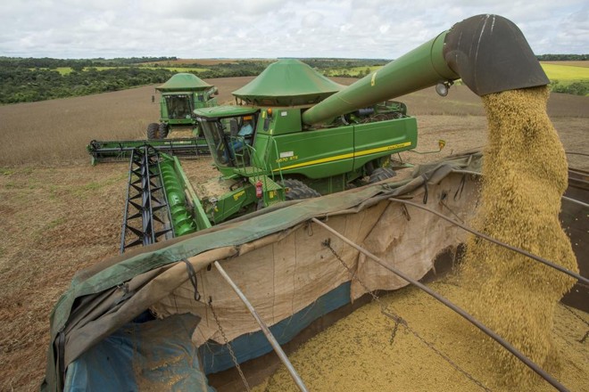 Segundo o grupo, a decisão goiana é semelhante a que outras unidades da federação começam a desenhar e que ferem a Lei Kandir, que isenta exportações de ICMS. | Hugo Harada/Gazeta do Povo