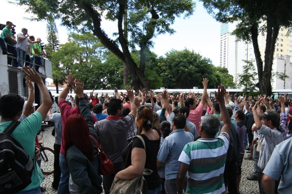 Motoristas e cobradores vão se reunir na Praça Rui Barbosa, tradicional ponto para assembleias da categoria | Aniele Nascimento/Gazeta do Povo/Arquivo