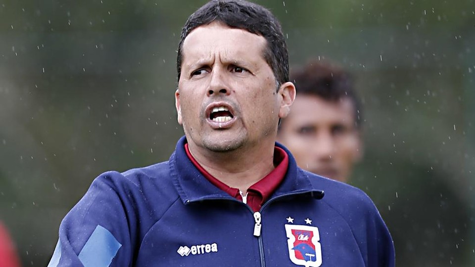 Claudinei que evitar gols em jogadas de bola parada | Albari Rosa/gazeta do povo