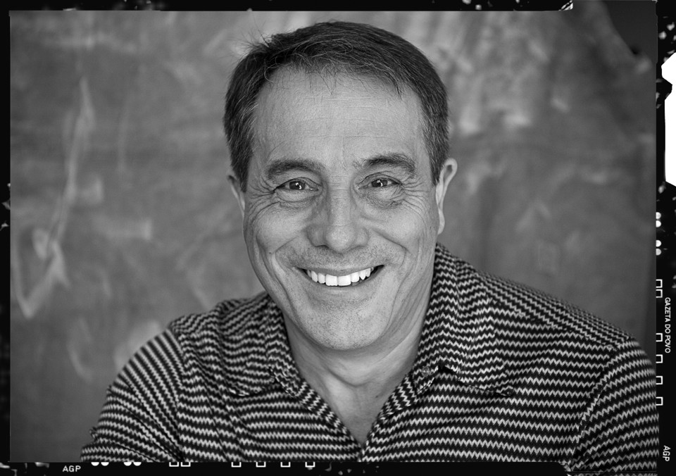 O diretor e dramaturgo Edson Bueno. | Alexandre Mazzo/Gazeta do Povo