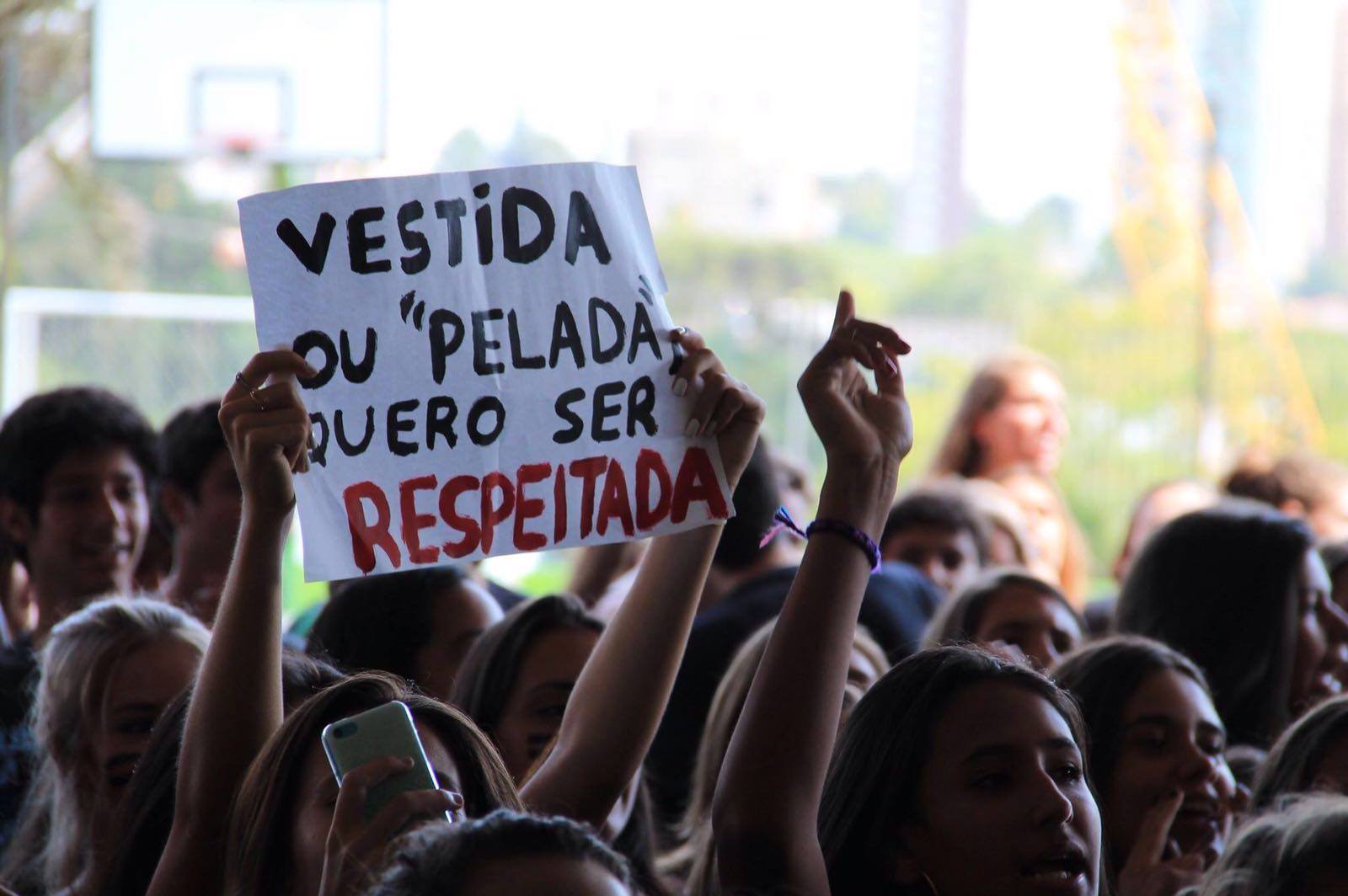 Alunas protestaram contra a proibição na última quarta-feira. | Reprodução/Facebook/Giulia Morschbacher