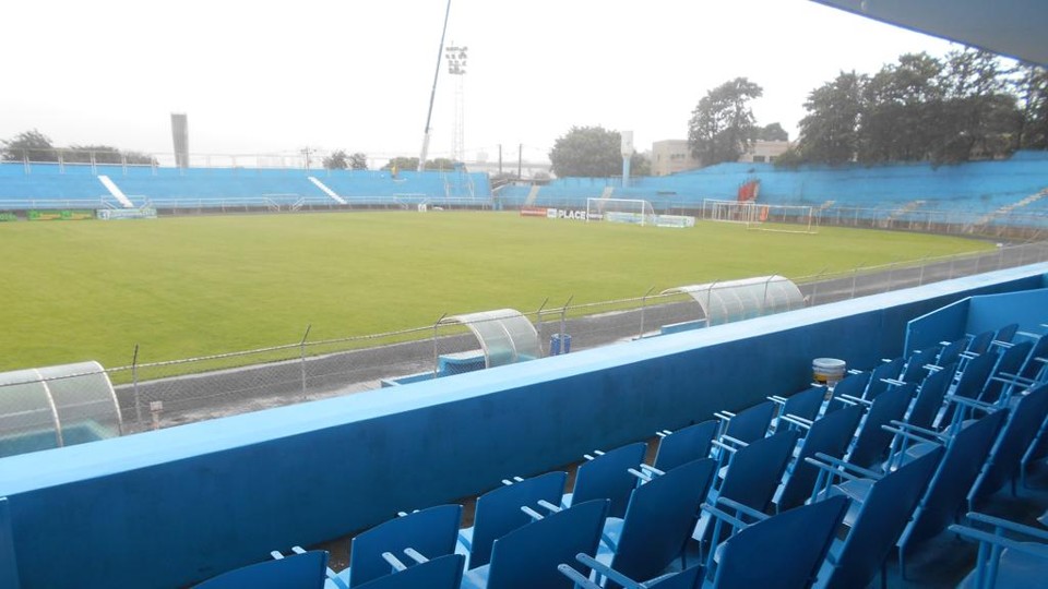 Após intensa reforma, o Estádio Vitorino Gonçalves Dias, o VGD, vai abrigar temporariamente o Londrina no Estadual. | Marcus Ayres/Gazeta do Povo