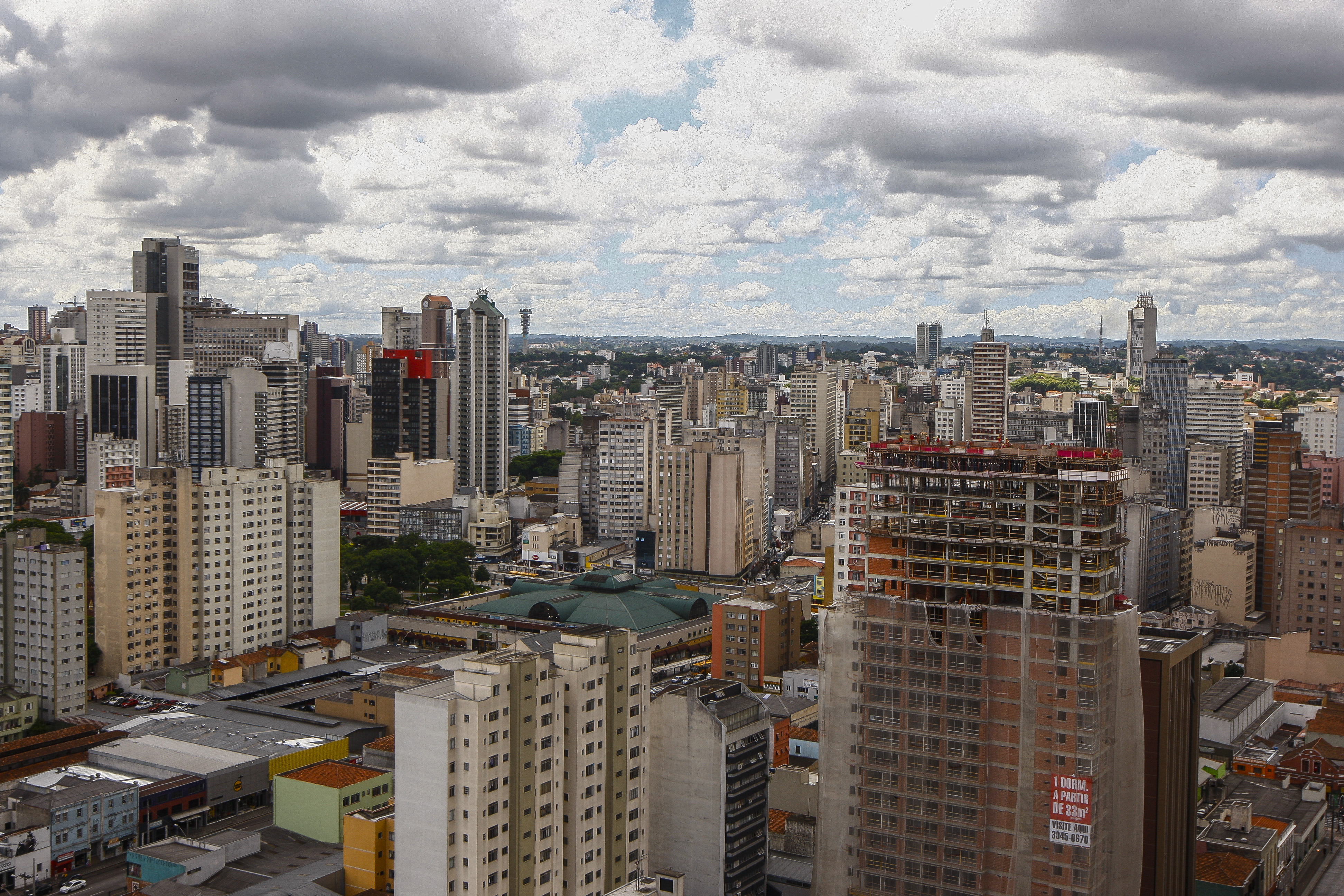 Entre outras coisas, o zoneamento define o planejamento do crescimento da cidade, como a previsão de zonas comerciais, industriais e residenciais. | Daniel Castellano / Arquivo/Gazeta do Povo