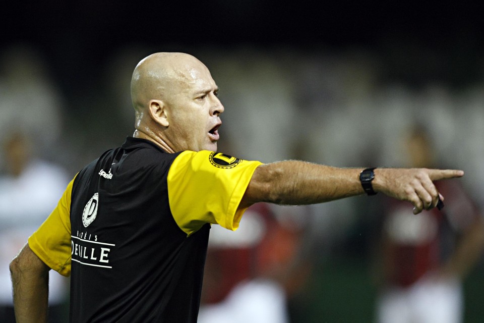 Árbitro Heber Roberto Lopes foi escalado para o segundo jogo do Coritiba na Copa Sul-Minas-Rio | Albari Rosa/Gazeta do Povo