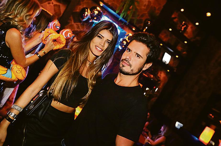 Ligiah Saporski, Miss Paraná 2012, e Leo Ribeiro, um dos sócios da Posh Club, point badalado de Jurerê Internacional, na festa de lançamento da edição 2016 da Winter Play, na terça-feira de Carnaval. | Angelo Santos