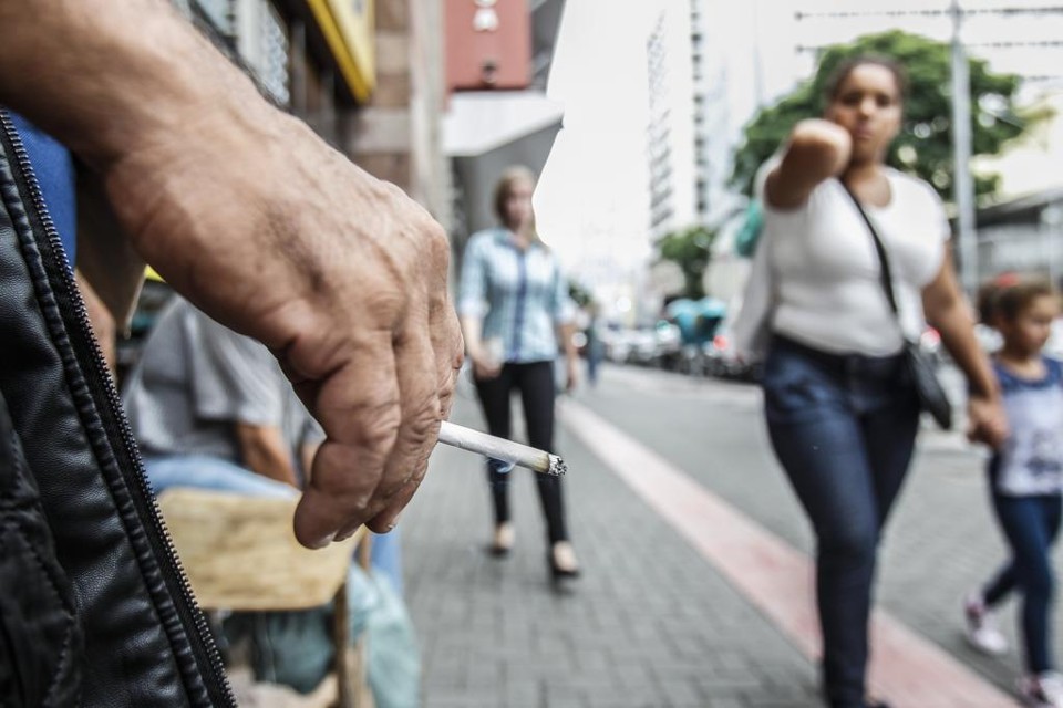 Lei da bituca: prefeitura alega que norma é redundante. | Daniel Castellano/Gazeta do Povo