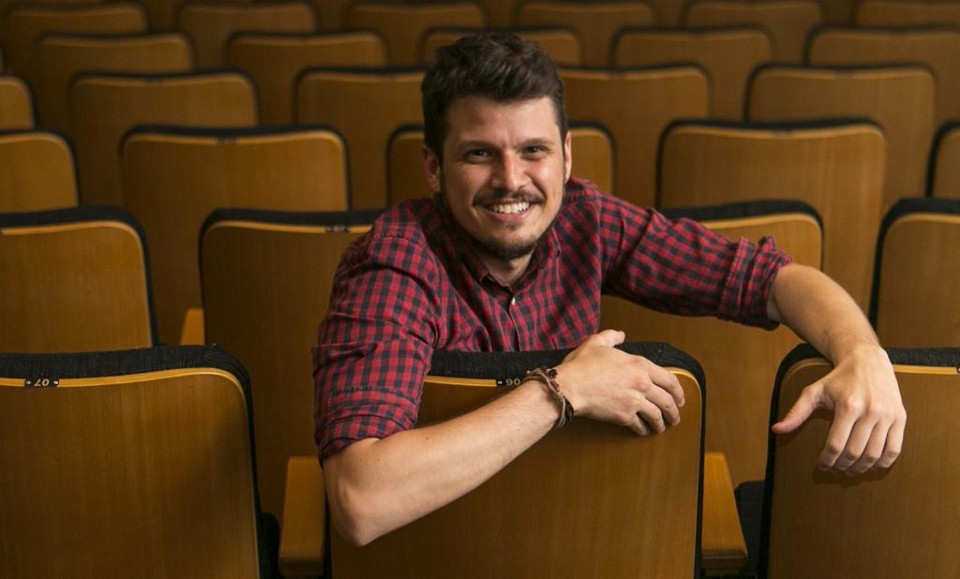 Gustavo Scholz é o chefe da curadoria do TEDx Praça Santos Andrade, que reúne jovens com paixão por aprender. | Marcelo Andrade/Gazeta do Povo