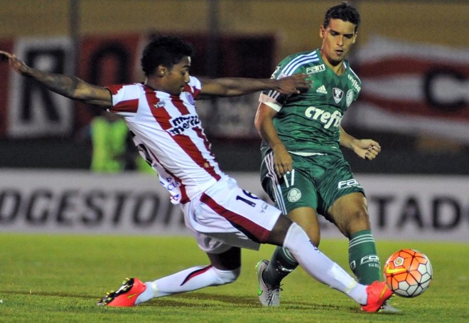 Jean marcou o primeiro gol do Palmeiras na Libertadores. | DANTE FERNANDEZ/AFP