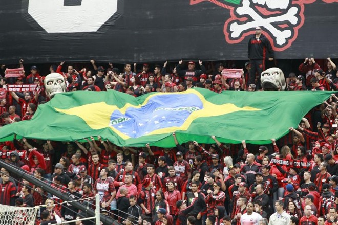 Luiz Sallim Emed espera a Arena da Baixada cheia para a estreia do Furacão em casa em 2016. | Daniel Castellano/Gazeta do Povo