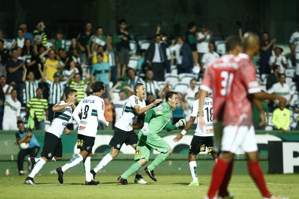 Wilson comemora gol no empate com o Rio Branco. “Momento de desespero”. | Hugo Harada/Gazeta do Povo