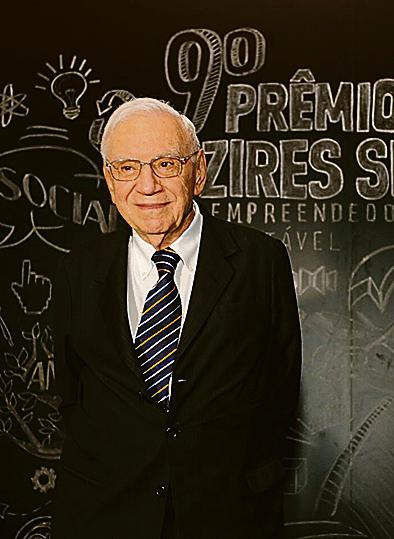 O ex-ministro e fundador da Embraer Ozires Silva, que dá nome ao prêmio, prestigiou a festa de premiação em Curitiba. | Pedro Serapio/Gazeta do Povo