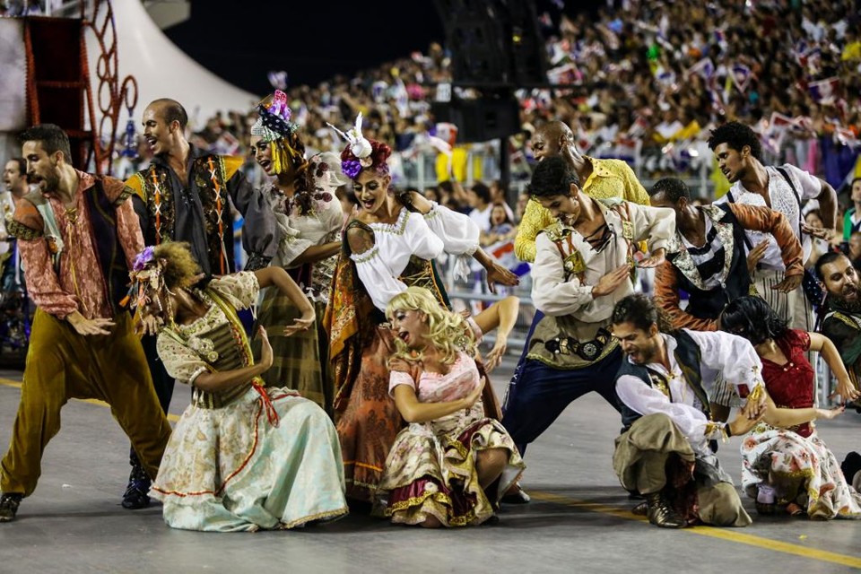 A Vai-Vai levou ao sambódromo neste ano um almanaque de referências à França, numa homenagem ao país europeu | Paulo Pinto/ LIGASP