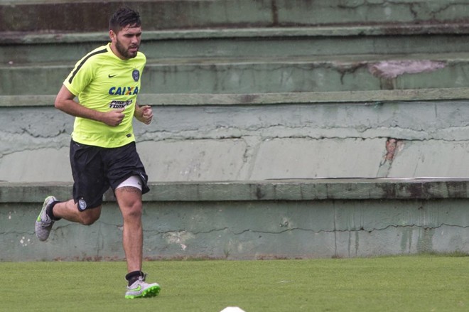 O atacante Jorge Ortega já treina com o grupo do Coritiba, mas não tem data para estrear. | Marcelo Andrade/Gazeta do Povo