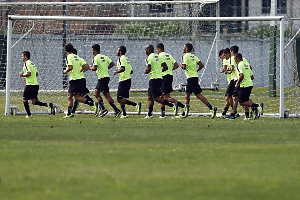Elenco treina no CT da Graciosa: além da vitória, Coxa busca manter o tabu diante do Londrina. | Albari Rosa/Gazeta do Povo