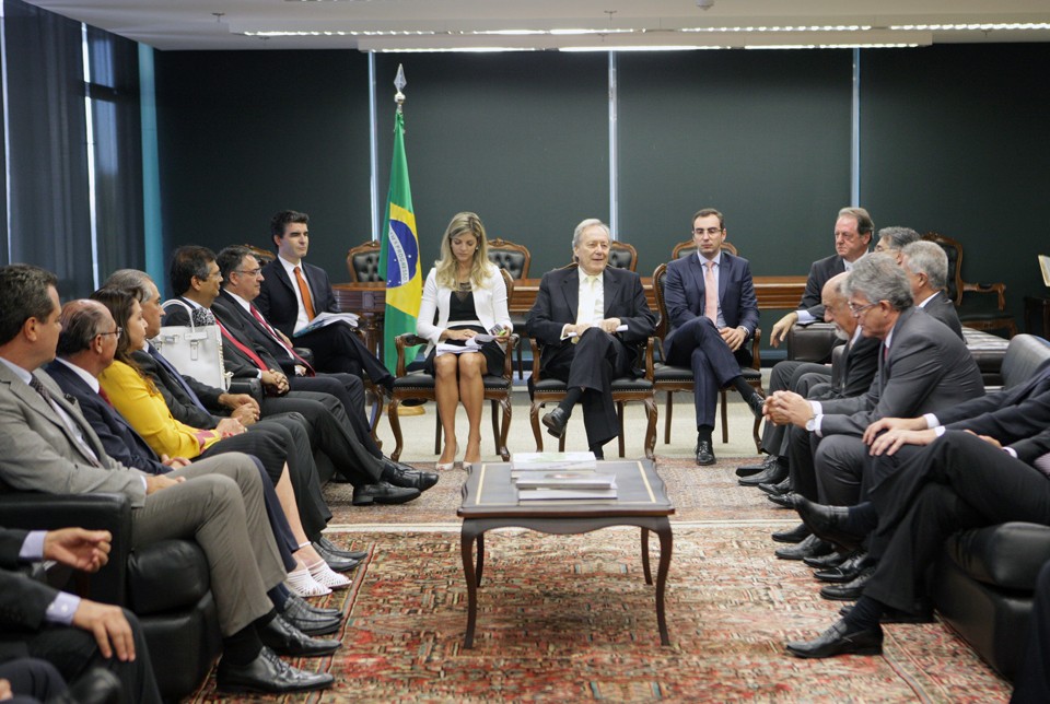 Reunião no STF: presidente do tribunal, Ricardo Lewandwoski (ao centro), recebe governadores para tratar dos precatórios em Brasília. | Felipe Sampaio/STF