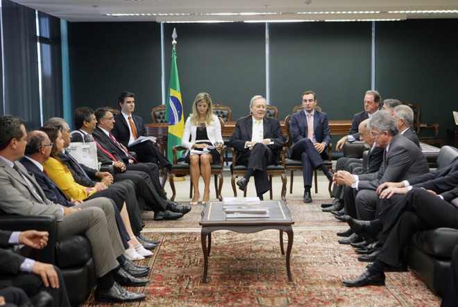 Reunião no STF: presidente do tribunal, Ricardo Lewandwoski (ao centro), recebe governadores para tratar dos precatórios em Brasília. | Felipe Sampaio/STF