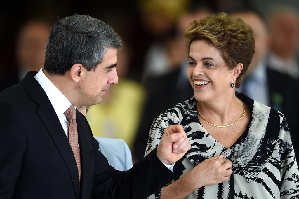 Dilma e o presidente búlgaro Rosen Plevneliev durante visita da presidente brasileira ao país | EVARISTO SA/AFP