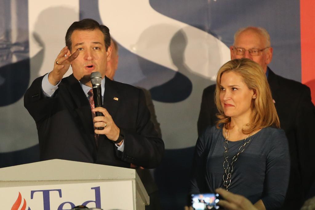 Senador republicano Ted Cruz superou o bilionário Donald Trump nas primárias de Iowa. | Christopher Furlong/AFP