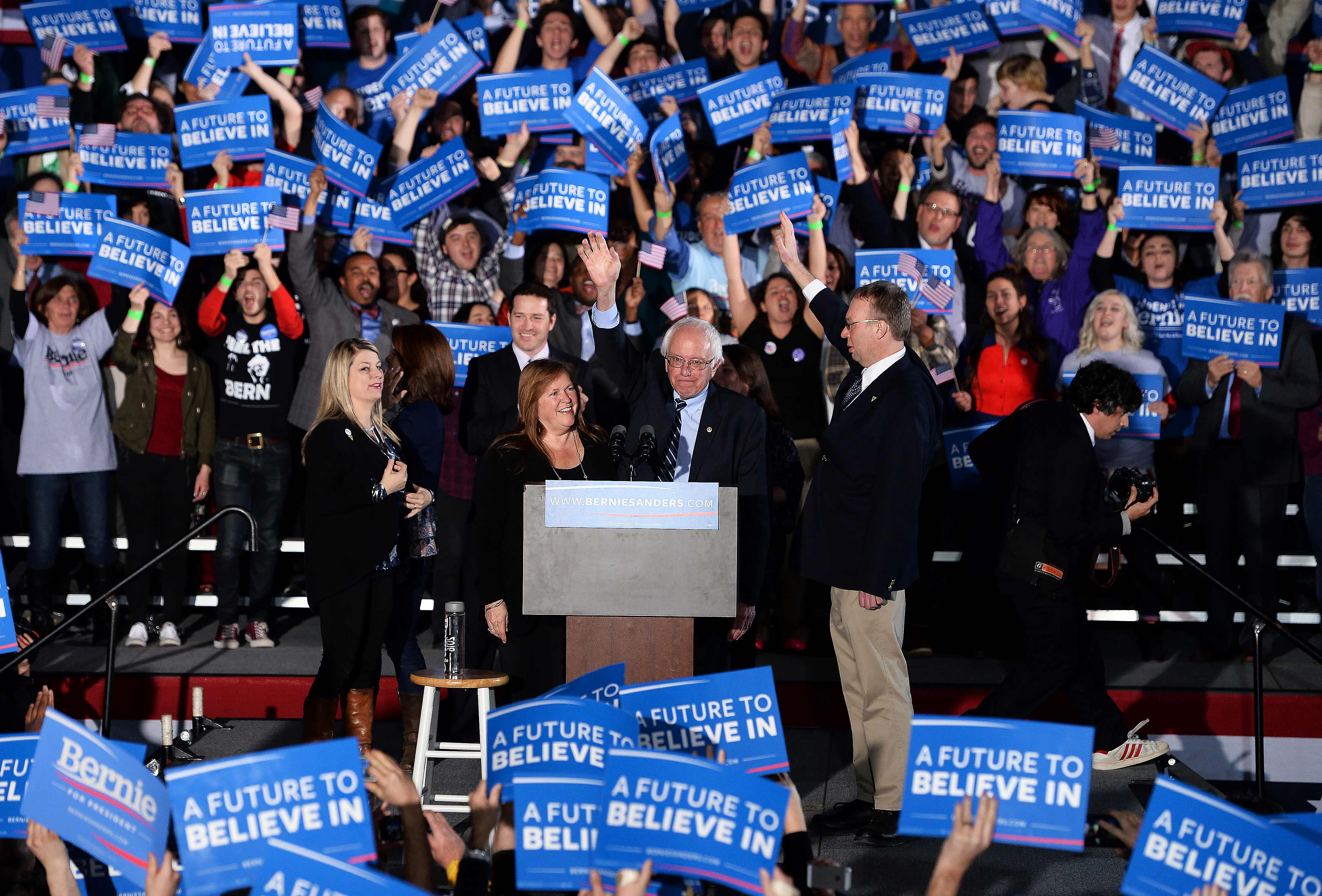 Sanders recebeu 60% dos votos, contra 39% de Clinton, com 75% das urnas apuradas entre os democratas . | JEWEL SAMAD/AFP