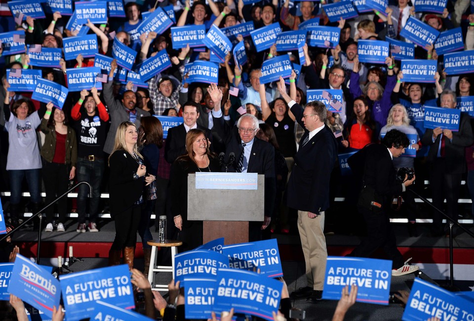 Sanders recebeu 60% dos votos, contra 39% de Clinton, com 75% das urnas apuradas entre os democratas . | JEWEL SAMAD/AFP