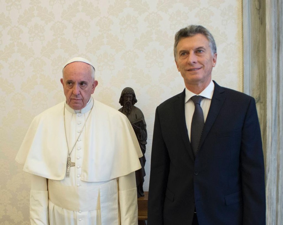 Papa Francisco não demonstrou a habitual expressão simpática. | AFP
