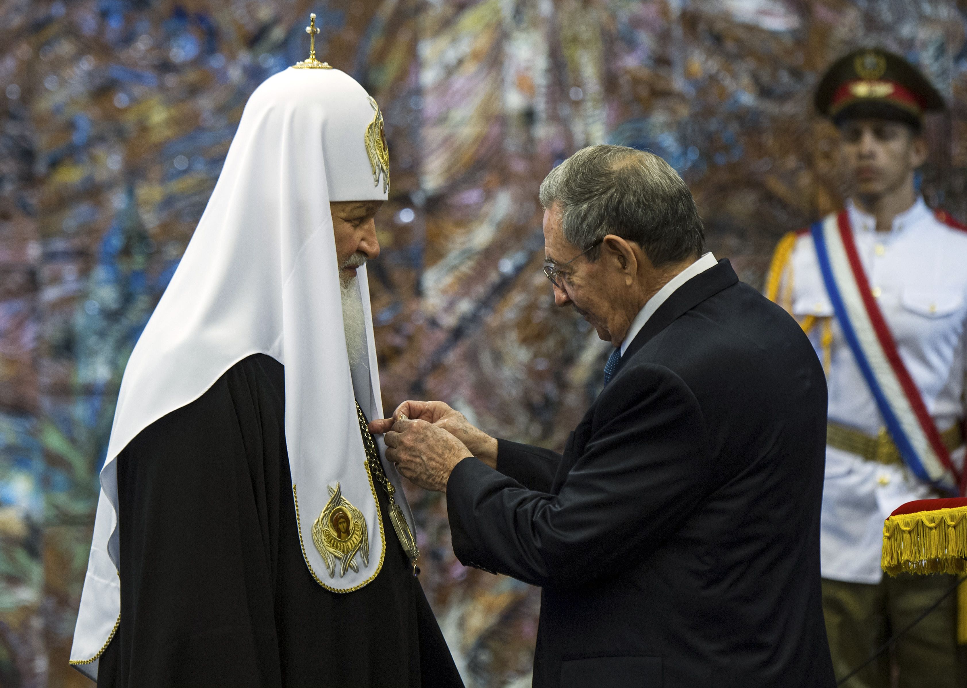 Em Cuba, Kirill também teve um encontro histórico com o papa Francisco | Yamil Lage/AFP
