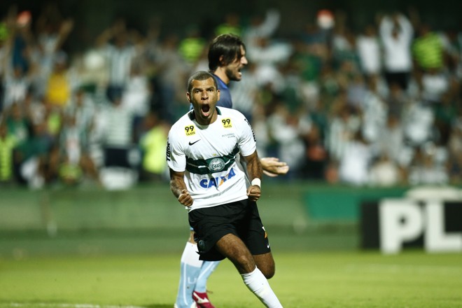 O empate do Coxa veio no segundo tempo com Amaral. | Hugo Harada/Gazeta do Povo