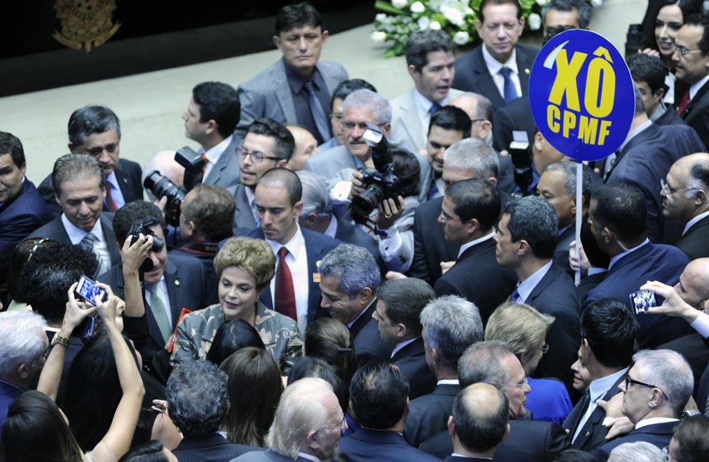 Dilma Rousseff teve uma amostra da resistência do Congresso ao ajuste fiscal na última terça, quando foi vaiado por parlamentares ao defender o retorno da CPMF. | Lucio Bernardo Jr./Agência Camara