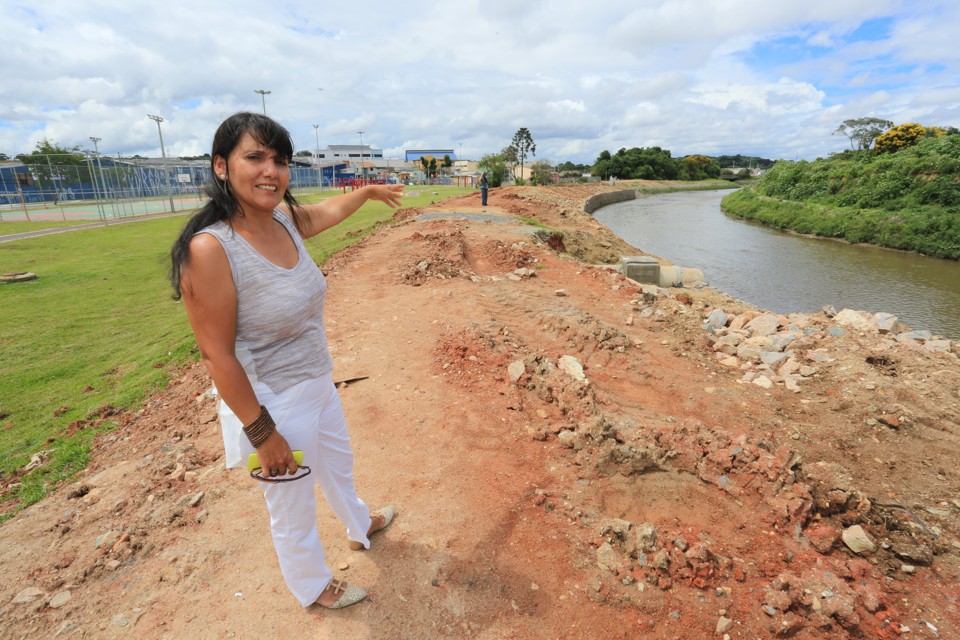 Marilei, à frente de uma associação no loteamento Barigui 2: na porta da prefeitura até trocar ratos e baratas por uma praça na frente do conjunto. | Ivonaldo Alexandre / Gazeta do Povo