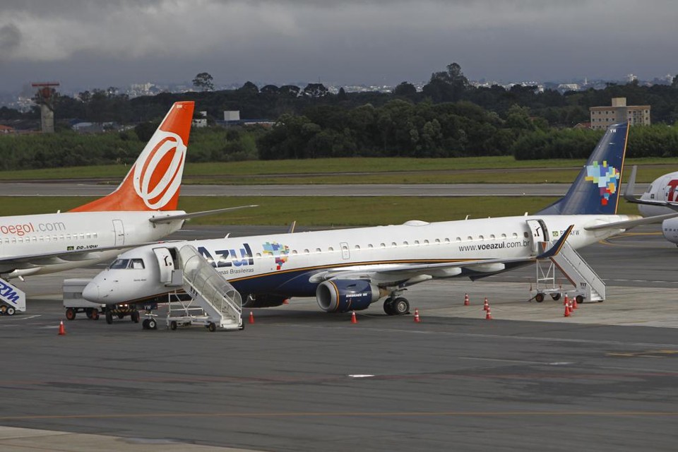 Pilotos e comissários poderão tirar licenças não remuneradas de até 24 meses. | Antônio More/Gazeta do Povo