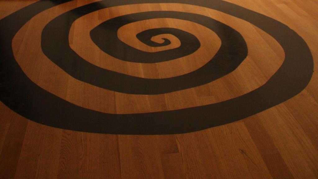 Detalhe da entrada para a mostra de Burton, no MoMA. | Andrés Nieto Porras/Wikimedia Commons