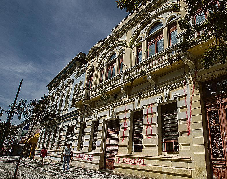 Com a nova lei, a Executivo municipal poderá atuar de maneira mais ativa na preservação dos bens históricos e culturais de Curitiba. | Jonathan Campos/Gazeta do Povo
