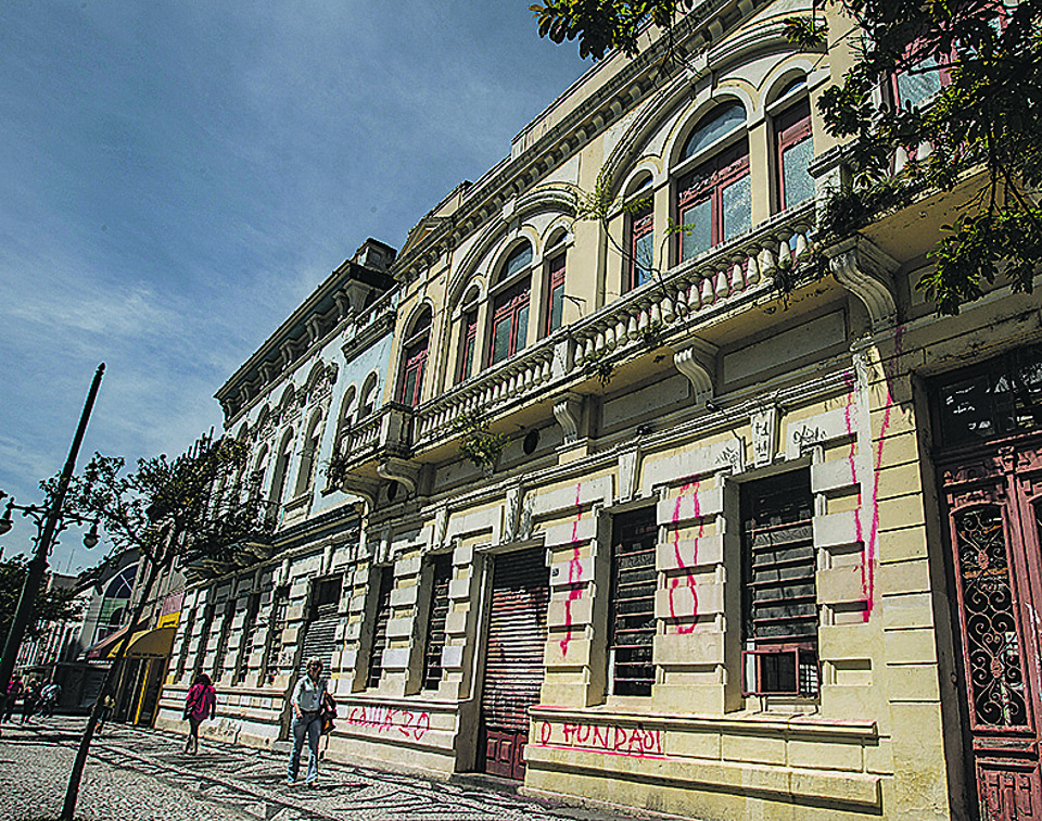 Com a nova lei, a Executivo municipal poderá atuar de maneira mais ativa na preservação dos bens históricos e culturais de Curitiba. | Jonathan Campos/Gazeta do Povo