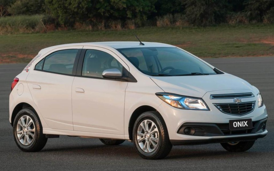 O Chevrolet Onix superou op Fiat Palio em 2015 como o carro mais emplacado do Brasil. | /