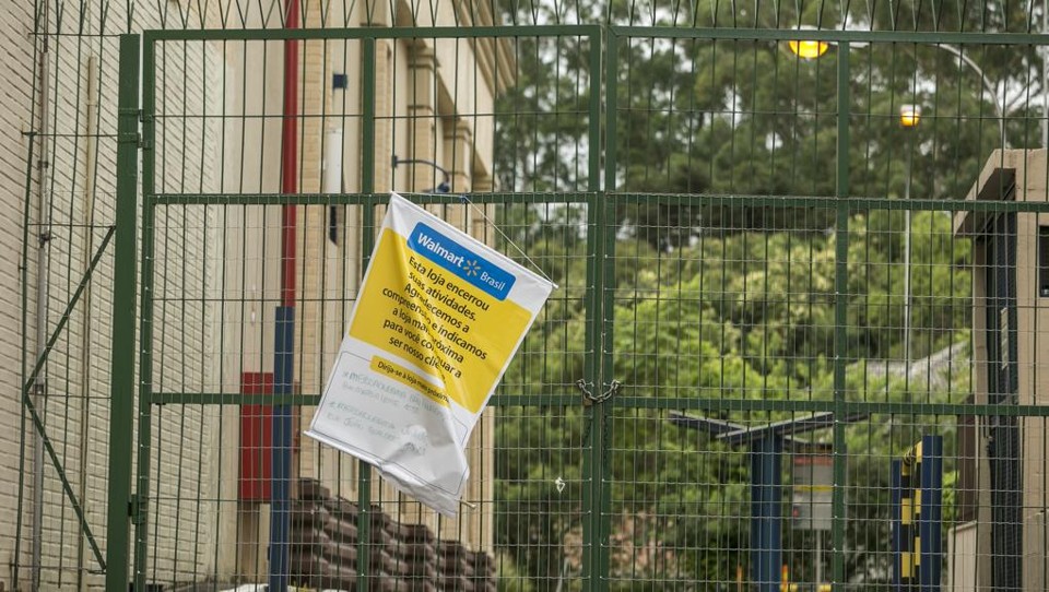 Loja do Mercadorama fechada em Curitiba. | Marcelo Andrade/Gazeta do Povo