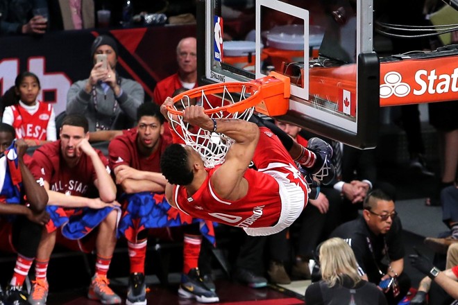 Russell Westbrook , eleito o MVP do All-Star Game, enterra. | Vaughn Ridley/AFP