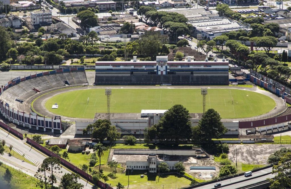 Patronos da Gralha Azul investirão R$ 25 mil na reforma das placas da Vila Capanema. | Henry Milleo/Gazeta do Povo