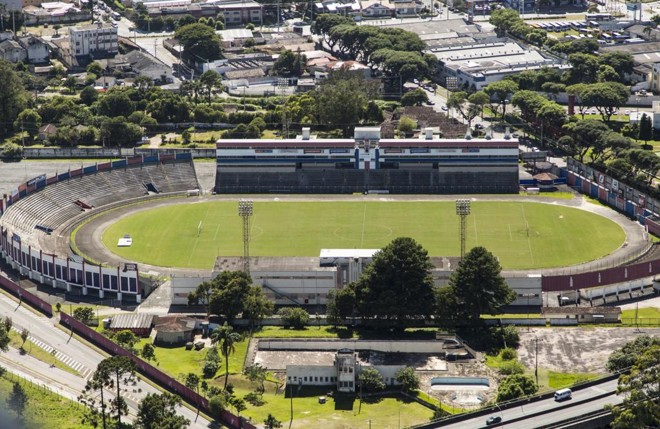 Patronos da Gralha Azul investirão R$ 25 mil na reforma das placas da Vila Capanema. | Henry Milleo/Gazeta do Povo