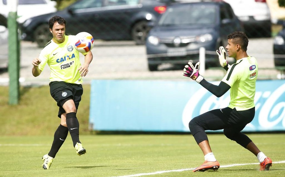 Kléber é a principal aposta de Gilson Kleina para que o Coritiba volte a ter um atacante goleador confiável para o ano todo. | Hugo Harada/Gazeta do Povo