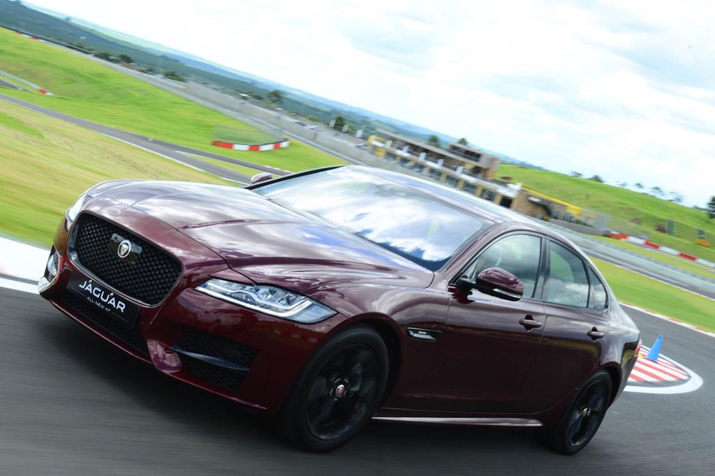Carro possui três versões disponíveis com motores 2.0 turbo, de 240 cv, e 3.0 V6, de 380 cv. | FERNANDA FREIXOSA/Divulgação/Jaguar