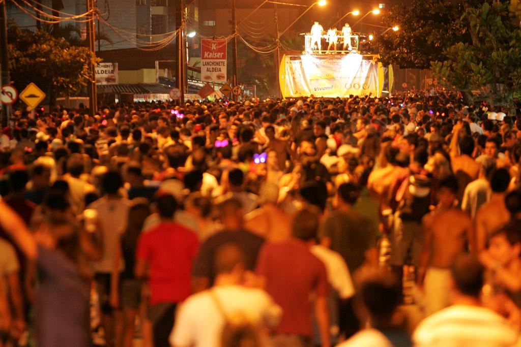 Trios elétricos saem da orla de Caiobá às 21 horas | Henry Milleo/Gazeta do Povo