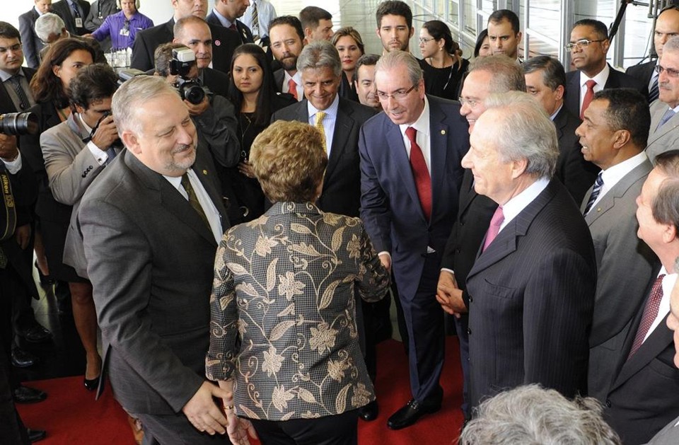 Presidente DIlma Rousseff e presidente da Câmara, Eduardo Cunha, se cumprimentam. | Lucio Bernardo Jr./Câmara dos Deputados