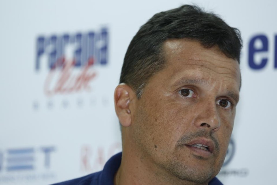 Claudinei defende que foco do clube esteja na Série B. | Henry Milleo/Gazeta do Povo