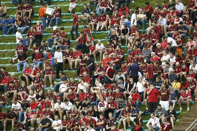 Torcida atleticana compareceu em bom número no Ecoestádio. | Hugo Harada/Gazeta do Povo