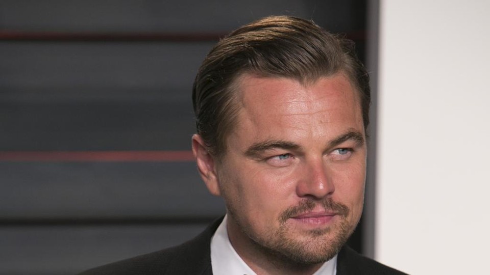 DiCaprio venceu o Oscar depois de ter sido outras quatro vezes. | ADRIAN SANCHEZ-GONZALEZ/AFP