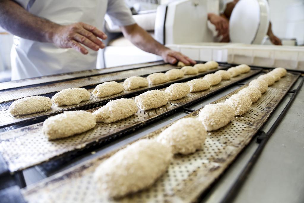 De acordo com o setor de panificação, o consumo de biscoitos caiu 25%, enquanto o do pão 5%. A expectativa é que os produtos à base de trigo sofram novos golpes nos próximos meses. | Henry Milleo/Gazeta do Povo