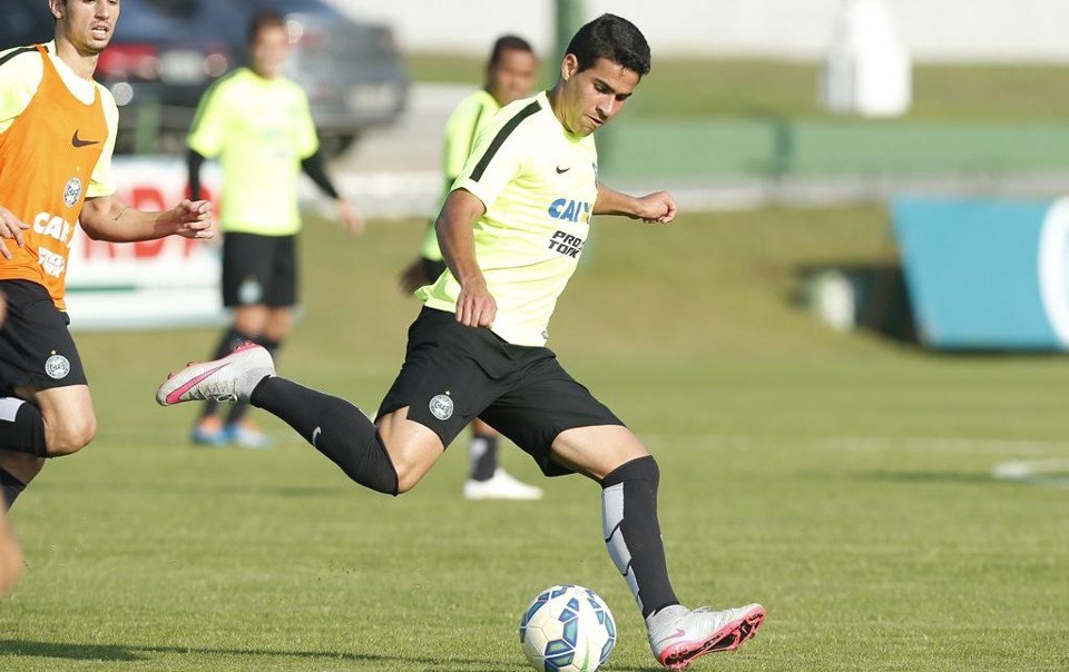 Thiago Lopes deve ser titular do Coxa no jogo com o Fantasma. | Hugo Harada/Gazeta do Povo